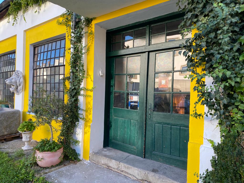 Antiquitäten Geschäft in Krems and Donau